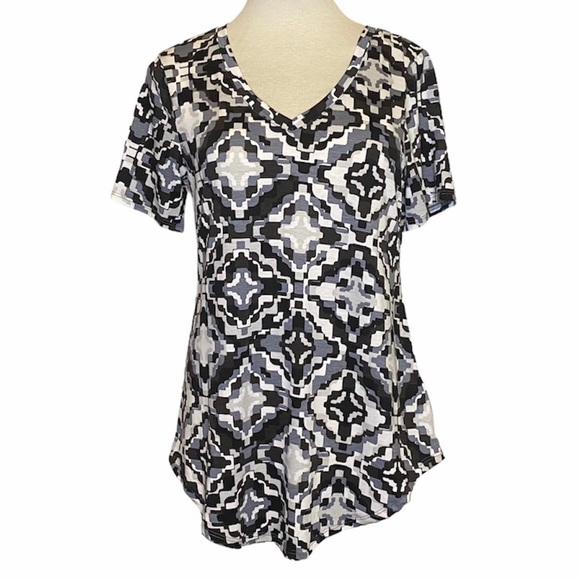 LuLaRoe Tops - LuLaRoe Iris Black White Abstract NWT